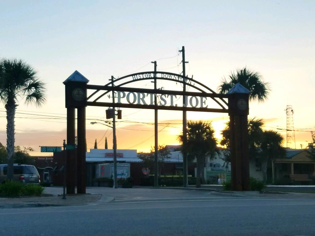 1401 Constitution Dr, Port St. Joe 32456