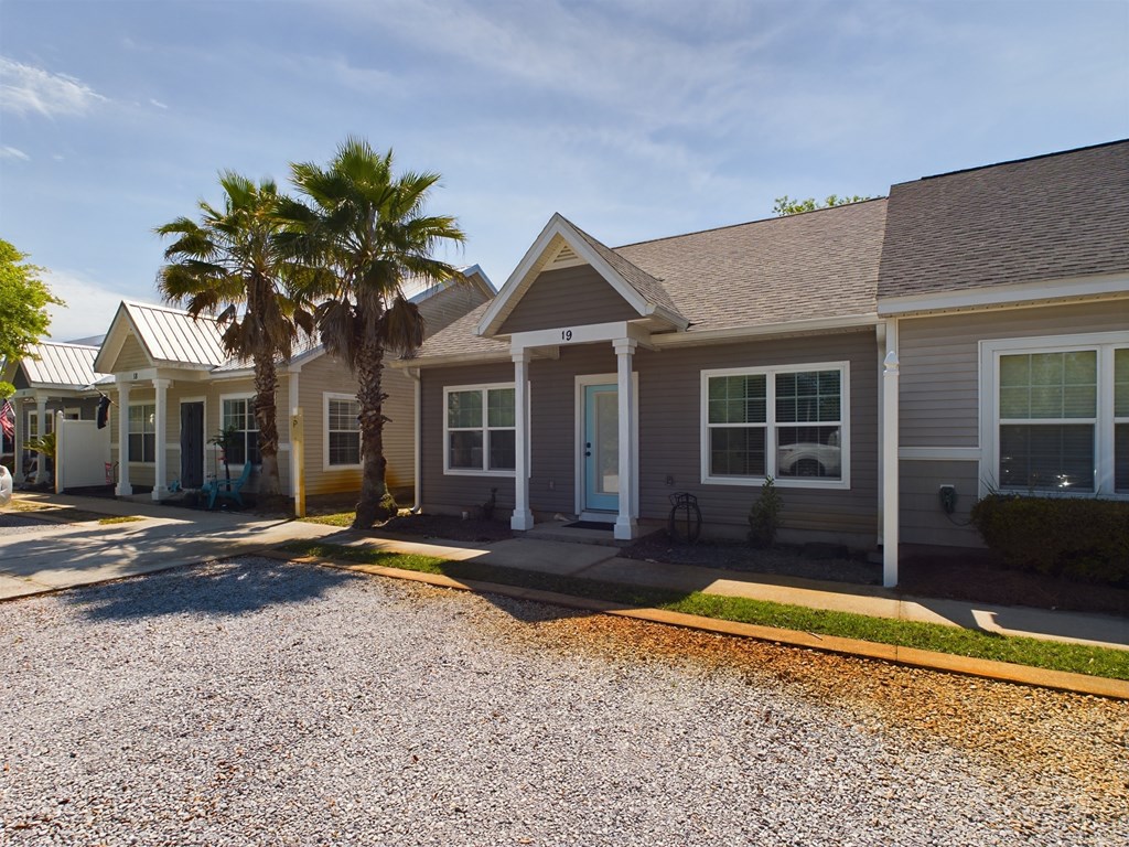 1004 15th St # 19, 32456 Unit: 19