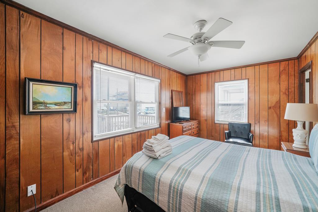 449 W Gorrie Dr, St. George Island 32328