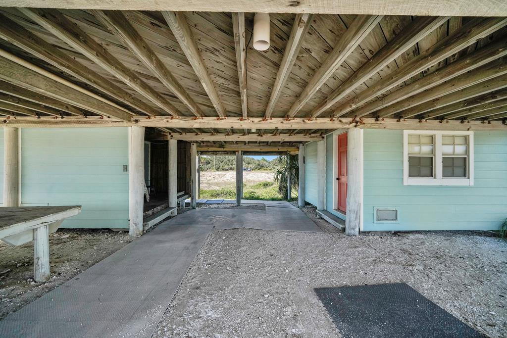 449 W Gorrie Dr, St. George Island 32328