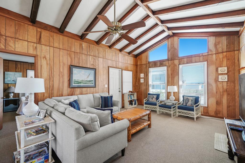 449 W Gorrie Dr, St. George Island 32328