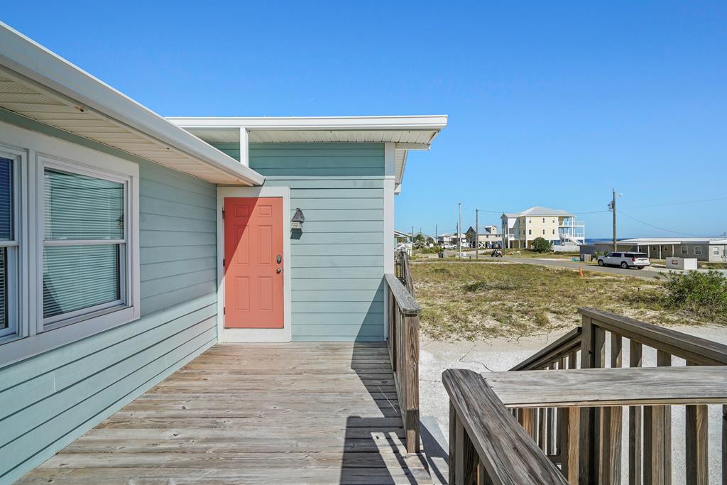 449 W Gorrie Dr, St. George Island 32328