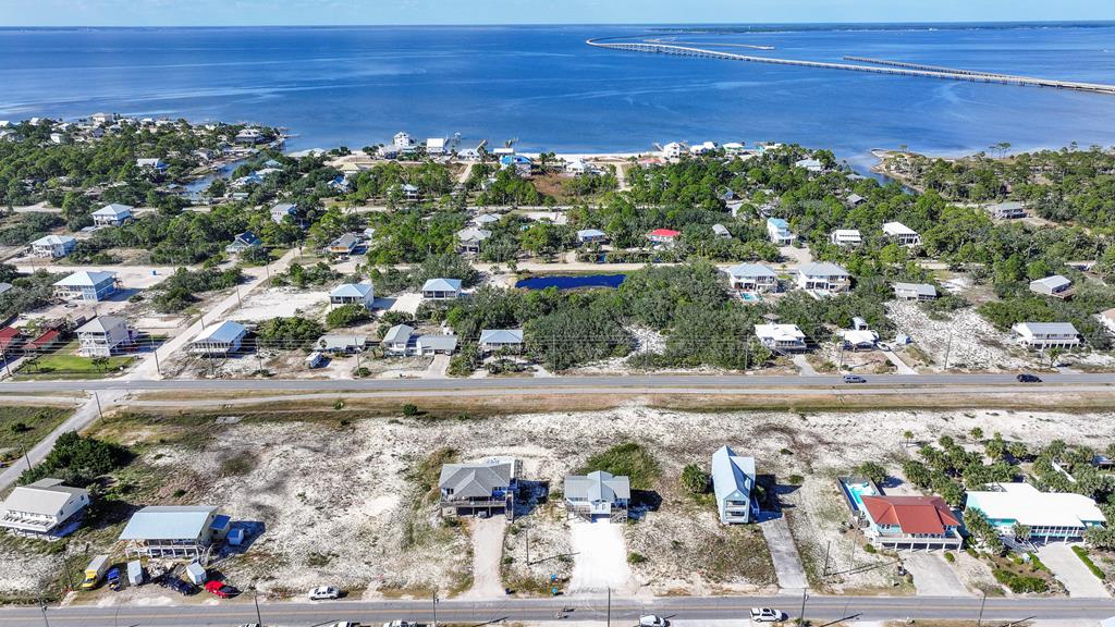 449 W Gorrie Dr, St. George Island 32328