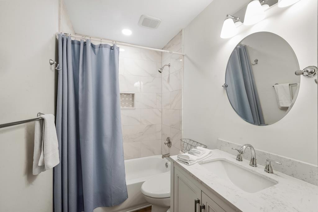 449 W Gorrie Dr, St. George Island 32328