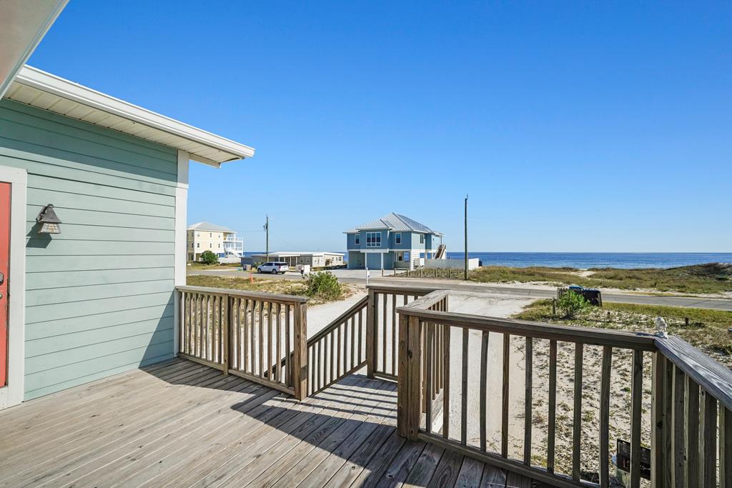 449 W Gorrie Dr, St. George Island 32328