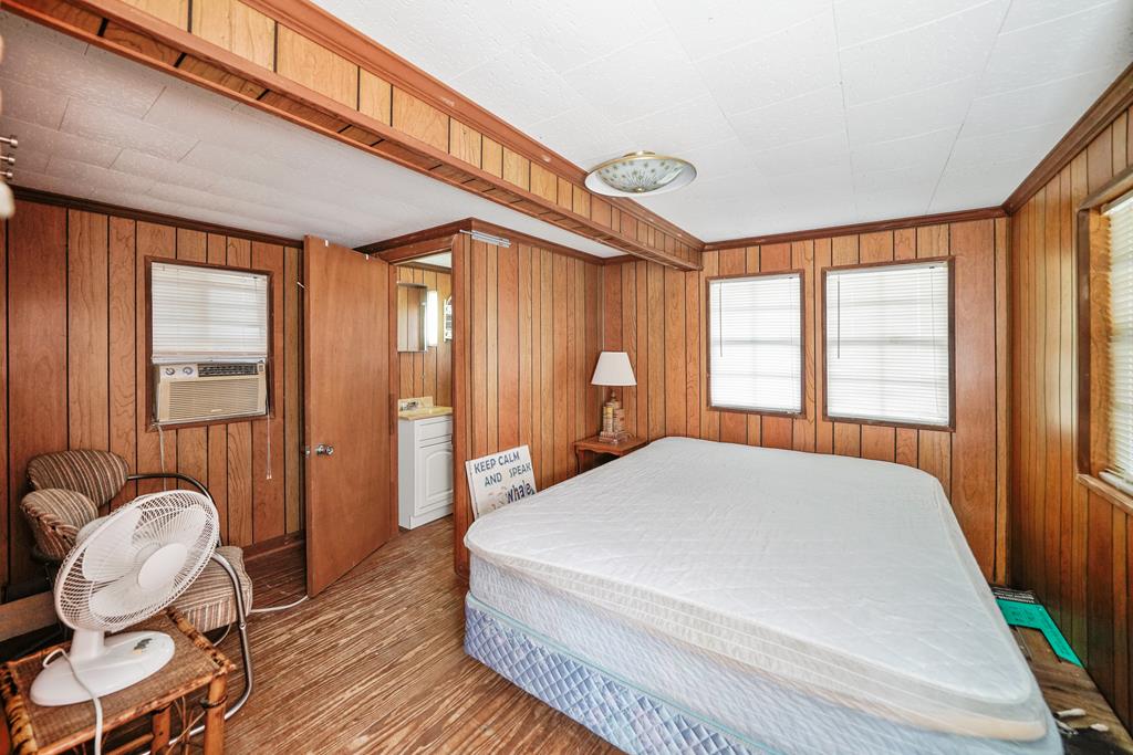 449 W Gorrie Dr, St. George Island 32328