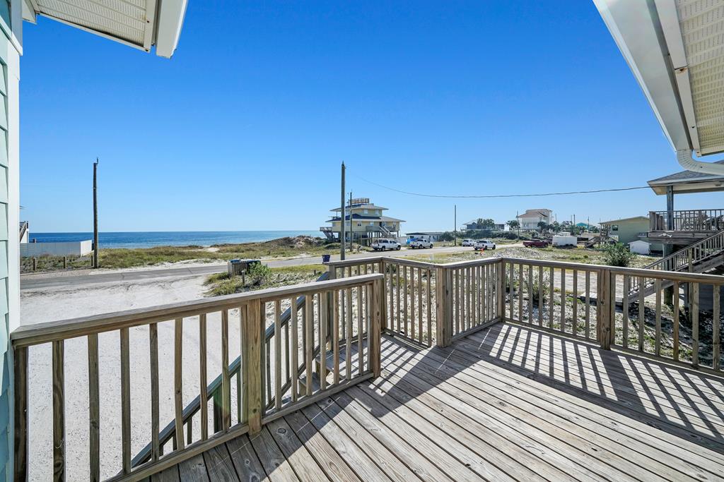 449 W Gorrie Dr, St. George Island 32328