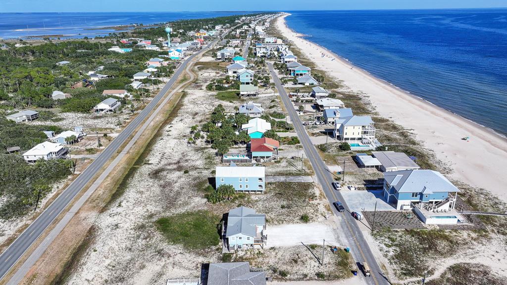 449 W Gorrie Dr, St. George Island 32328