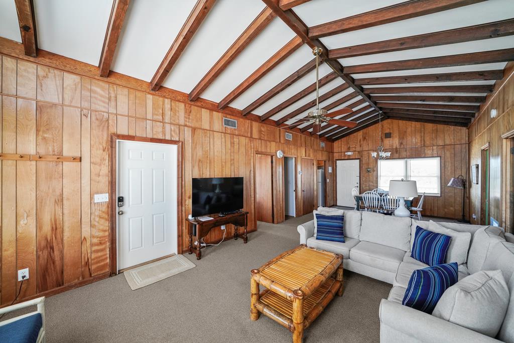 449 W Gorrie Dr, St. George Island 32328