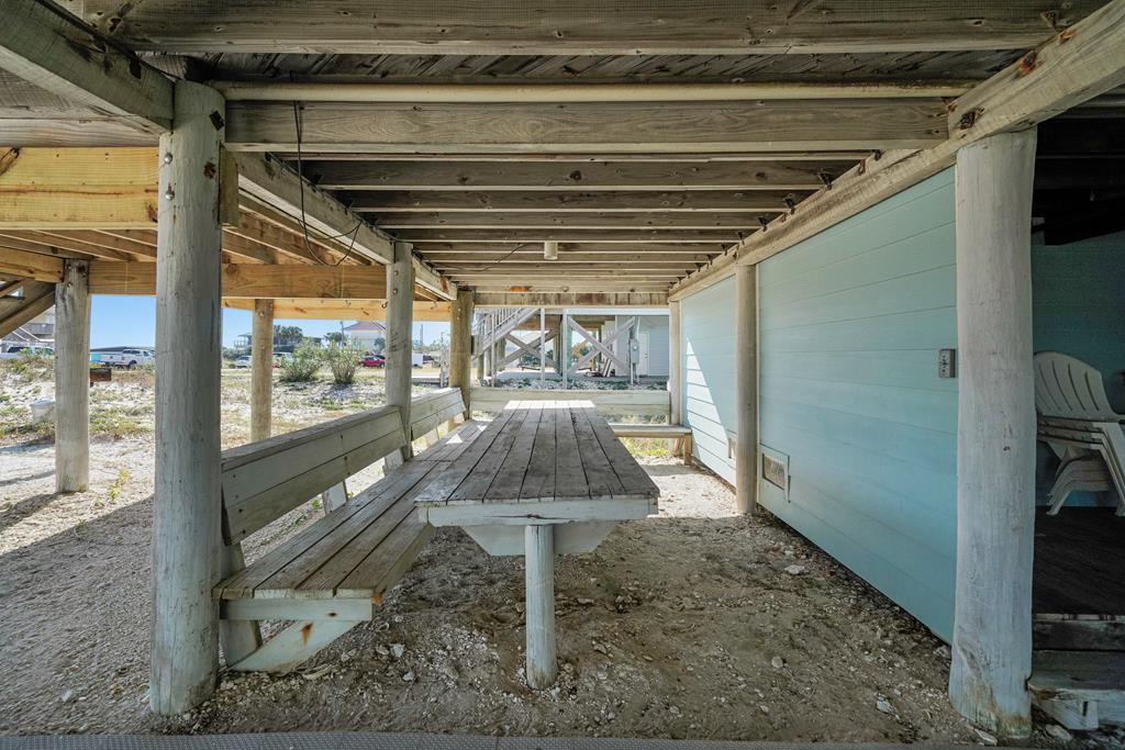 449 W Gorrie Dr, St. George Island 32328