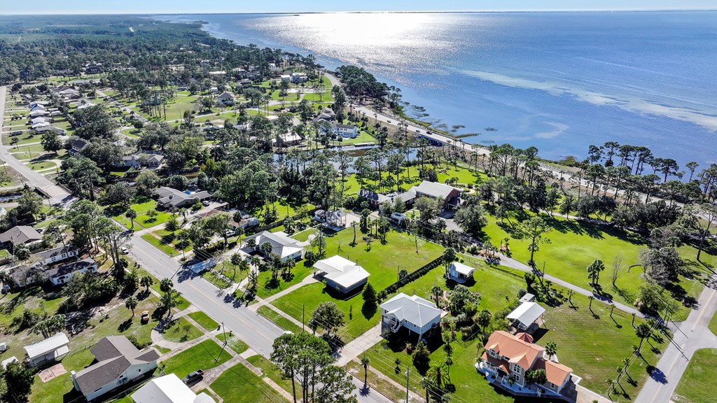 1604 Monument Ave, Port St. Joe 32456