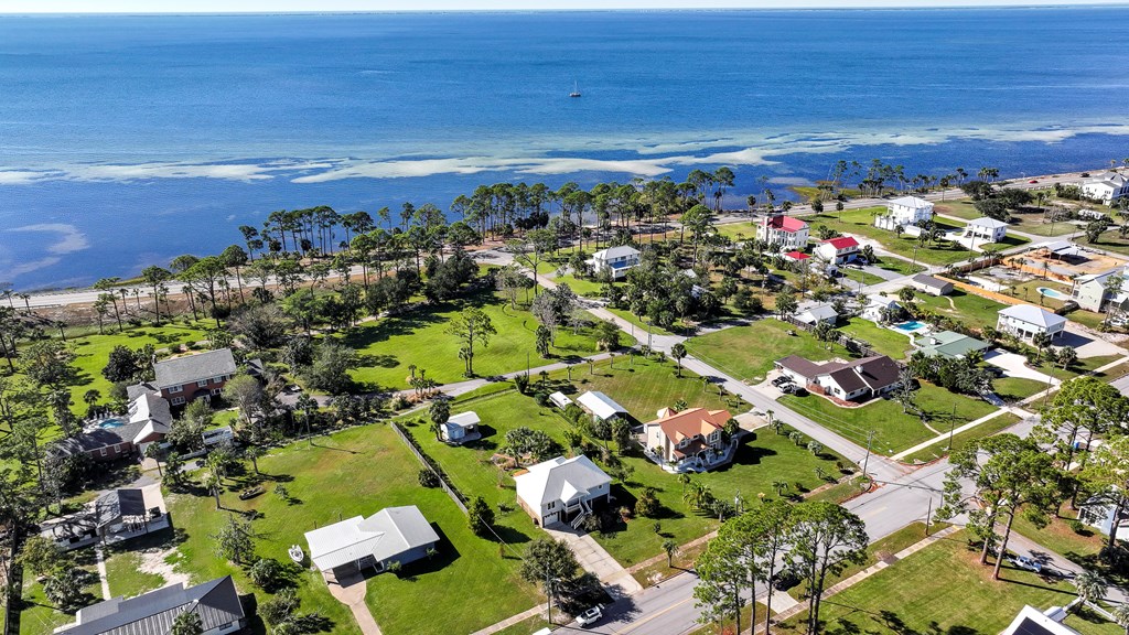 1604 Monument Ave, Port St. Joe 32456