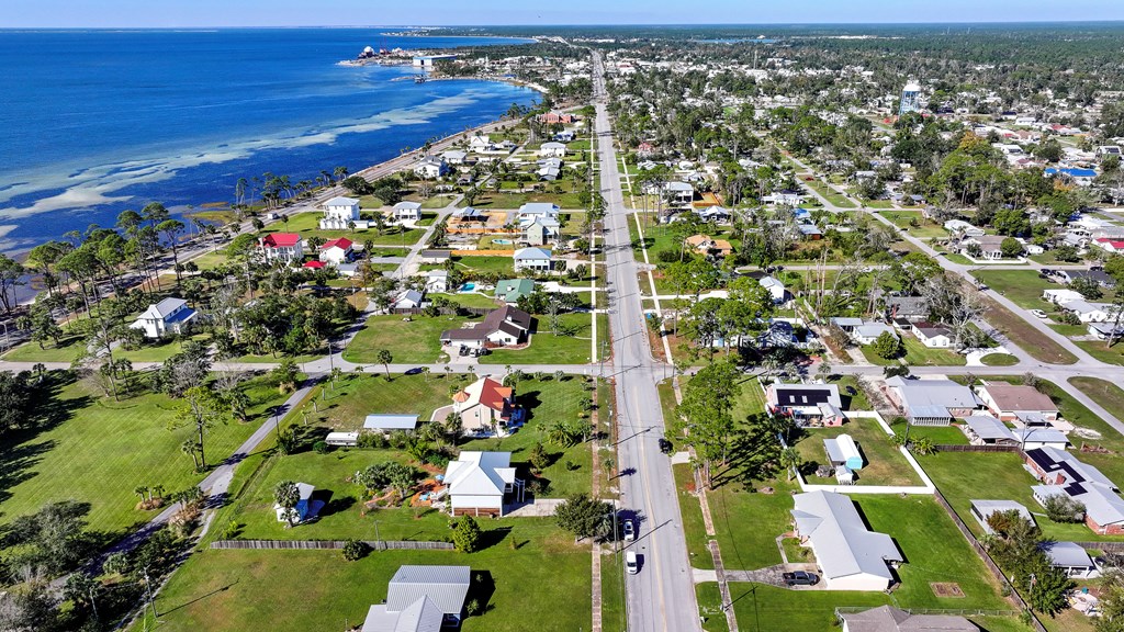 1604 Monument Ave, Port St. Joe 32456