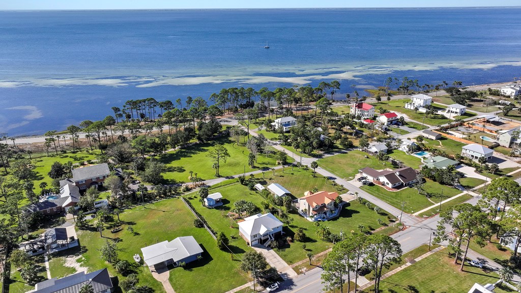 1604 Monument Ave, Port St. Joe 32456