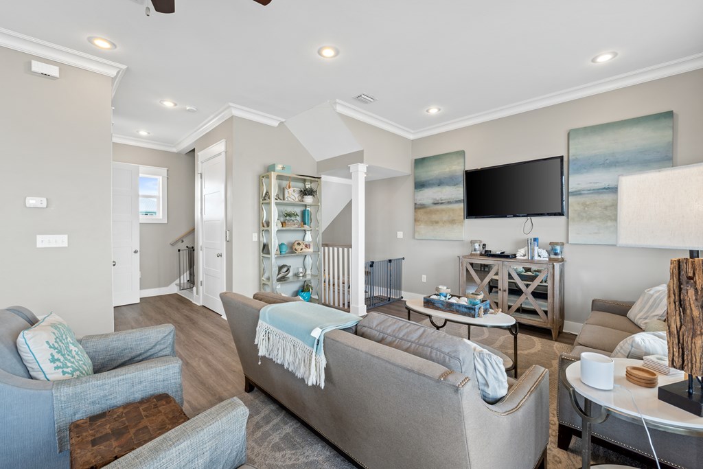 192 Avalon Dr, 32456