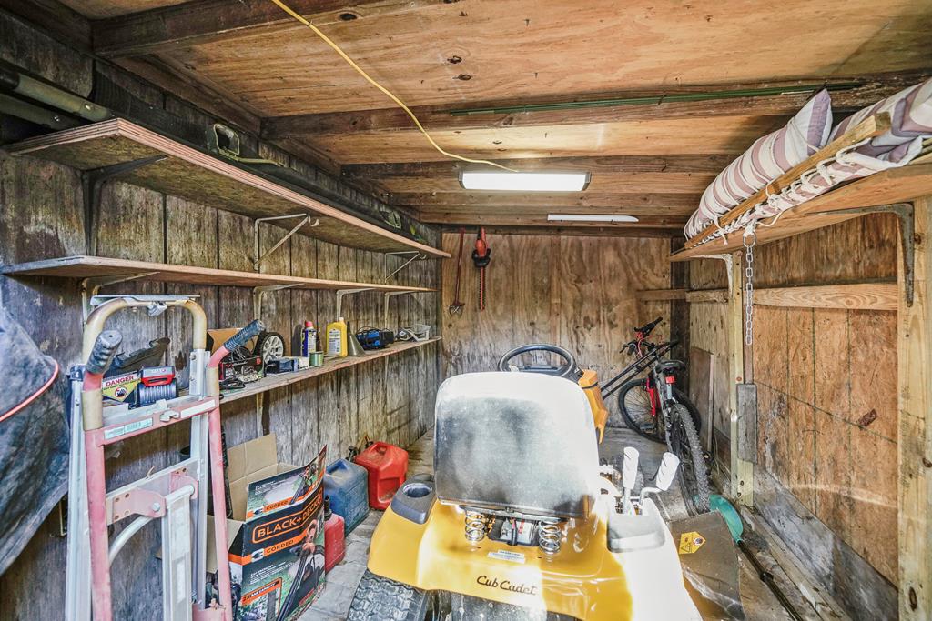 377 Lakeview Dr, 32465
