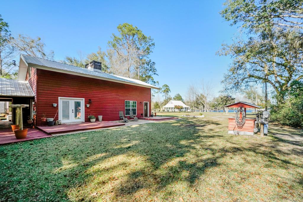 377 Lakeview Dr, 32465