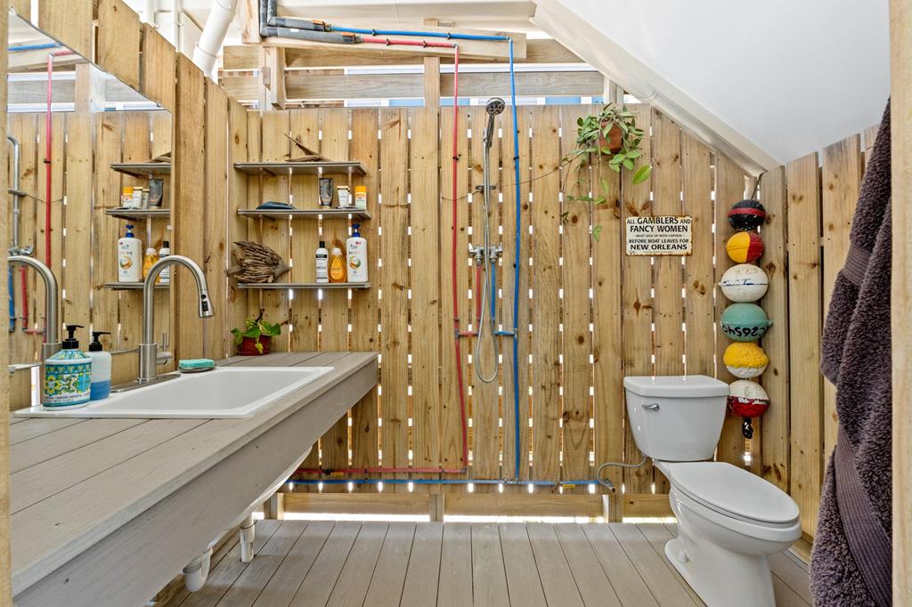 718 Indian Pass Rd, Port St. Joe 32456