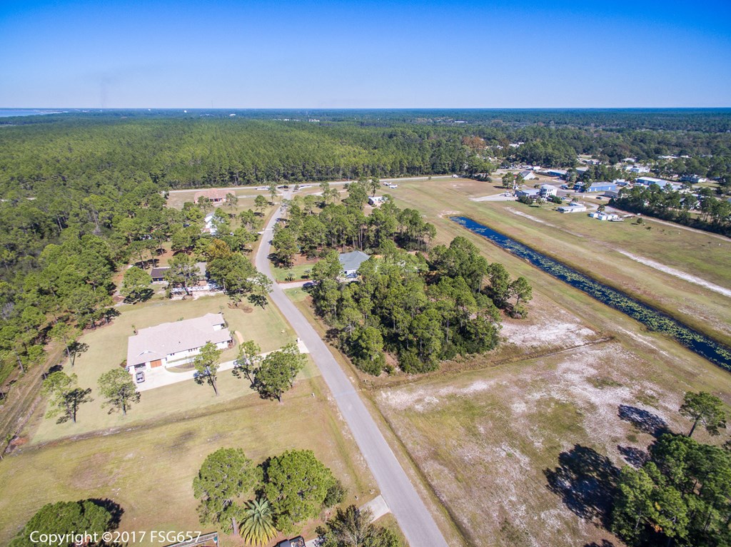 251 Plantation Dr, Port St. Joe 32456