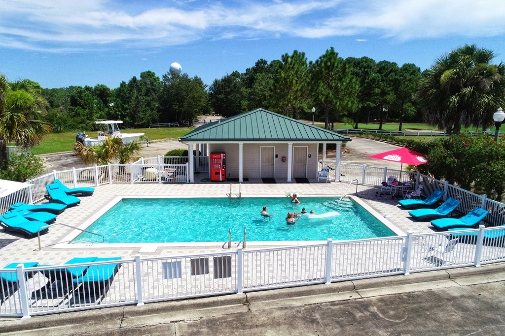 156 Skimmer Dr, 32322