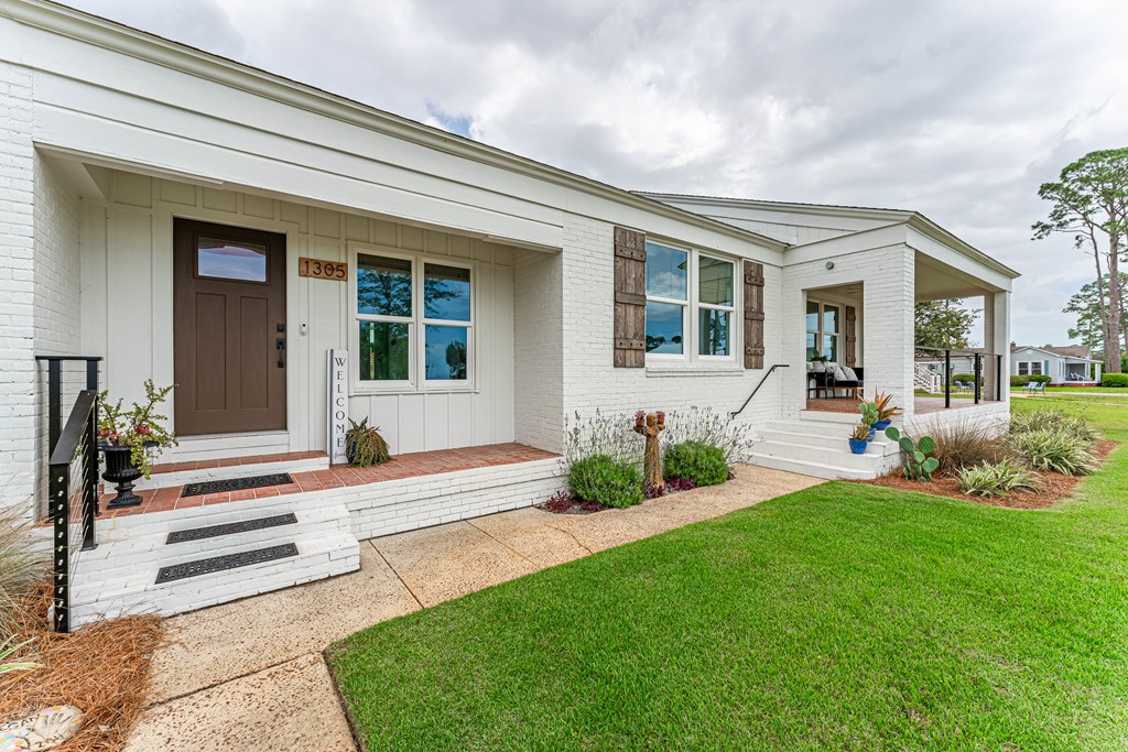 1305 Monument Ave, Port St. Joe 32456