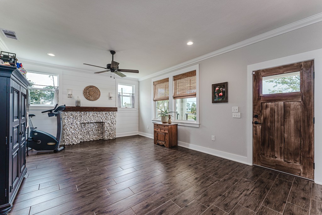 1305 Monument Ave, Port St. Joe 32456