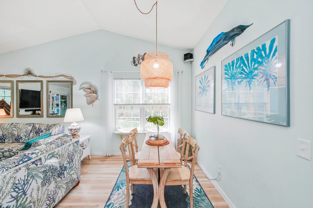 277 Country Club Rd # 2, Port St. Joe 32456 Unit: A-2