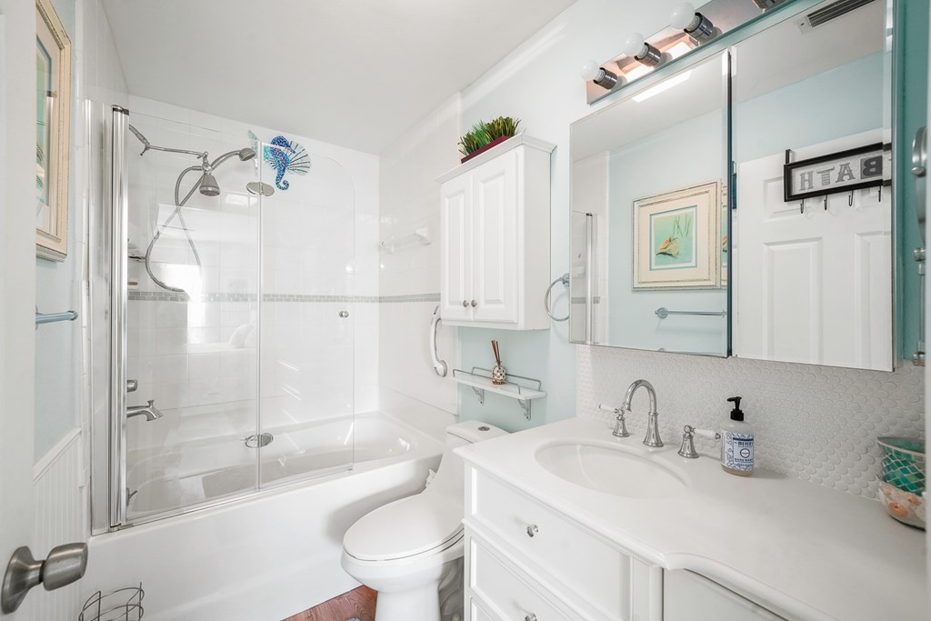 277 Country Club Rd # 2, Port St. Joe 32456 Unit: A-2