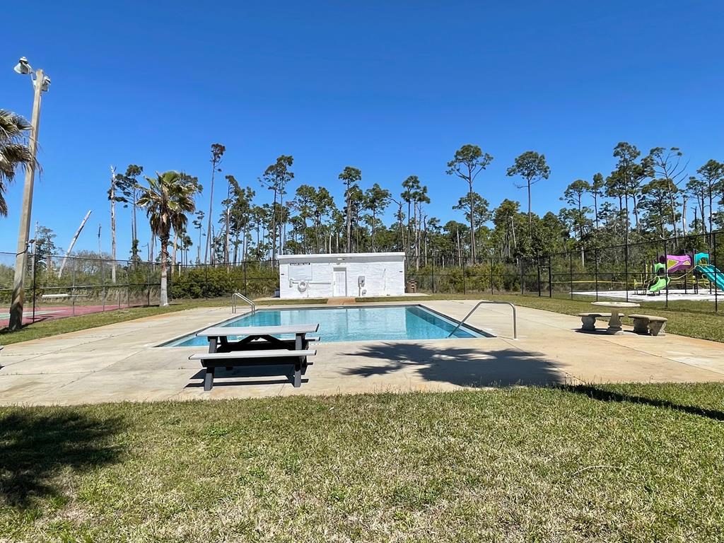 8406 Tradewinds Dr, Port St. Joe 32456