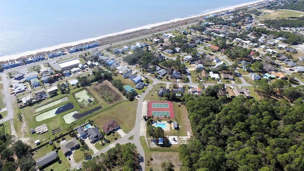 8406 Tradewinds Dr, Port St. Joe 32456
