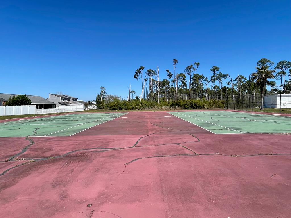 8406 Tradewinds Dr, Port St. Joe 32456