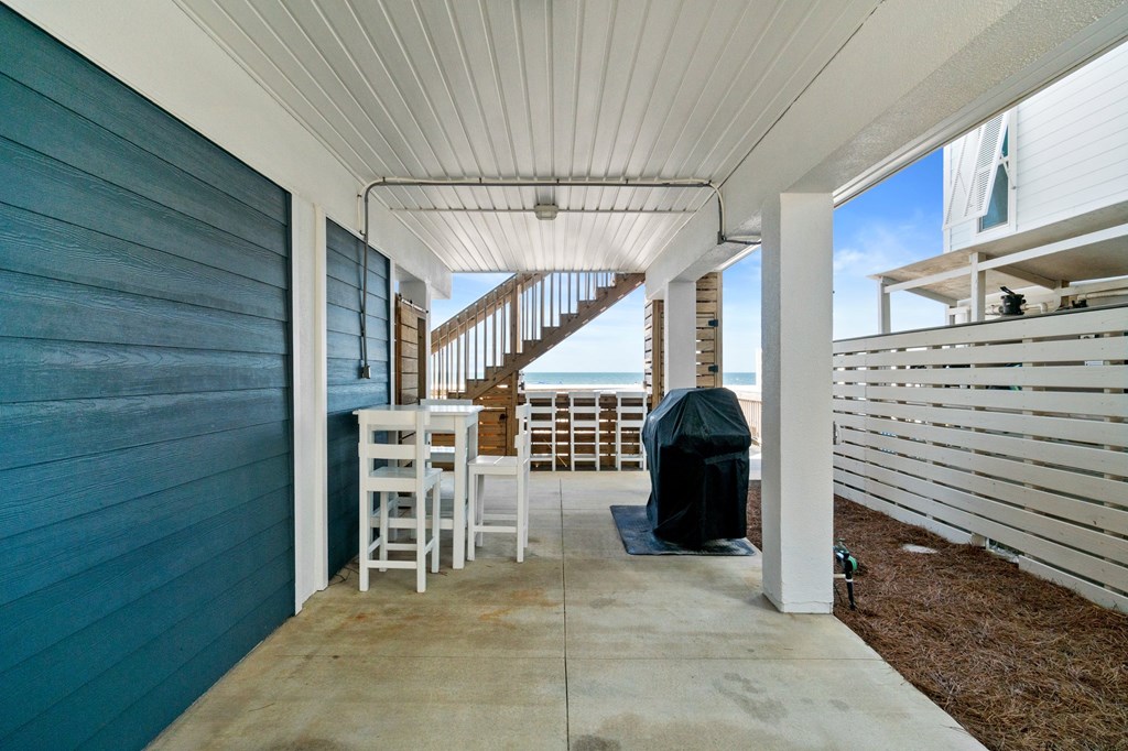 1305 Hwy 98, 32456