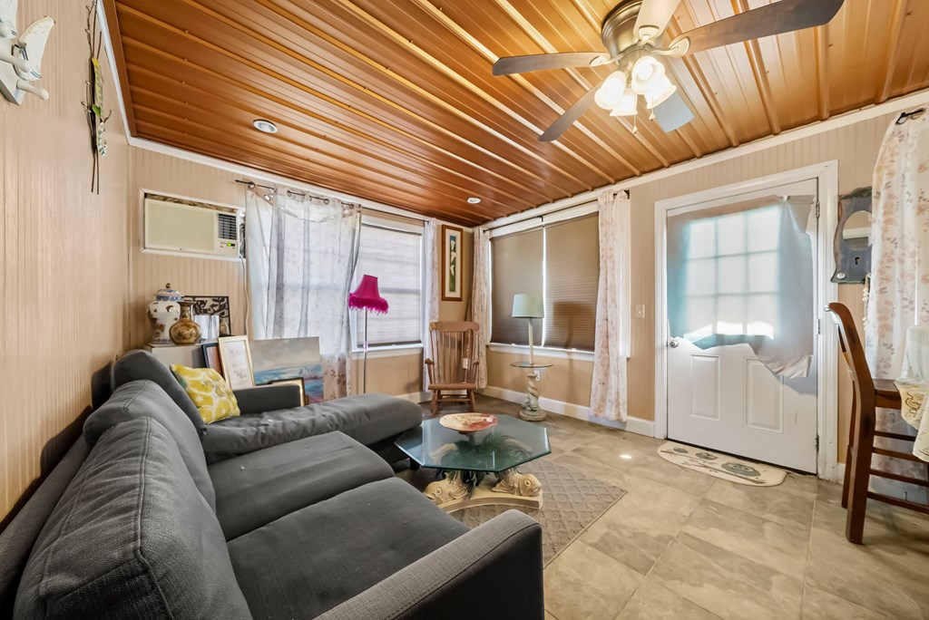 181 Pilot Dr, Port St. Joe 32456