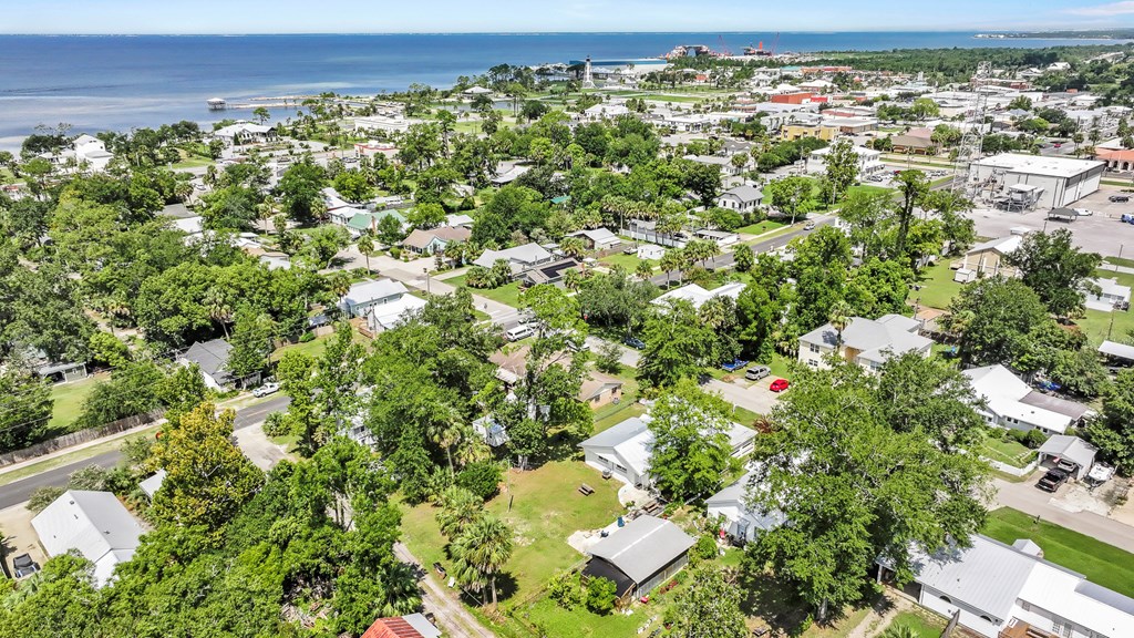 508 7th St, Port St. Joe 32456