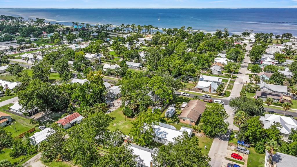 508 7th St, Port St. Joe 32456