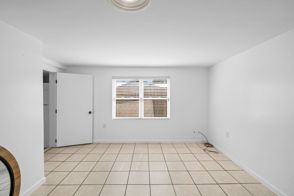 525 8th St, Port St. Joe 32456