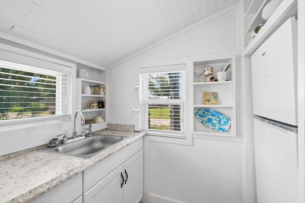 525 8th St, Port St. Joe 32456