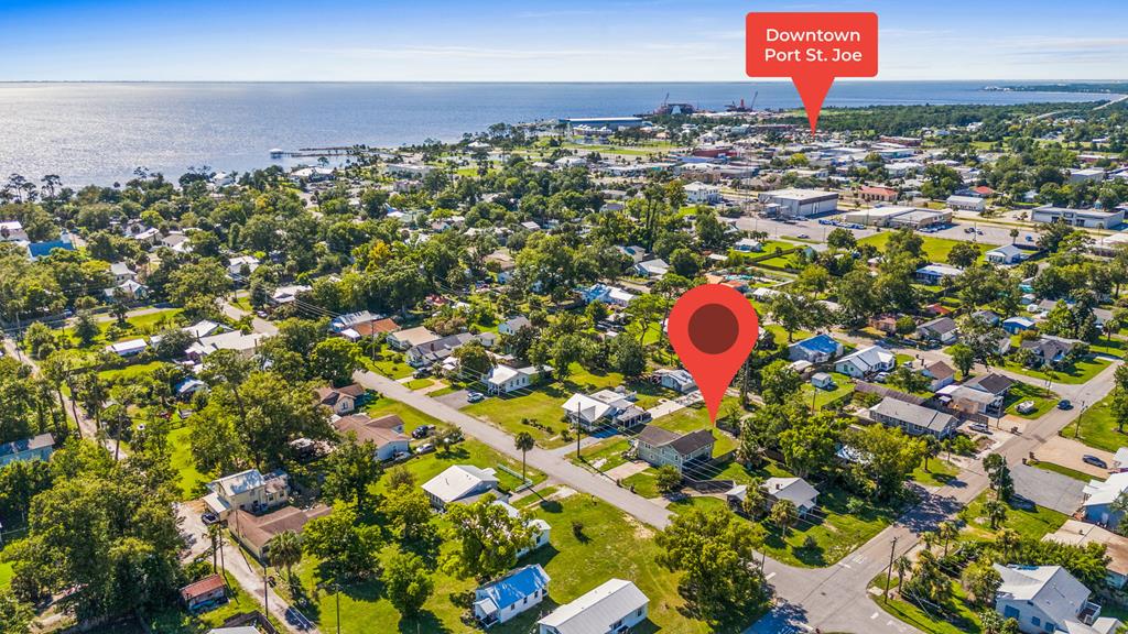 525 8th St, Port St. Joe 32456