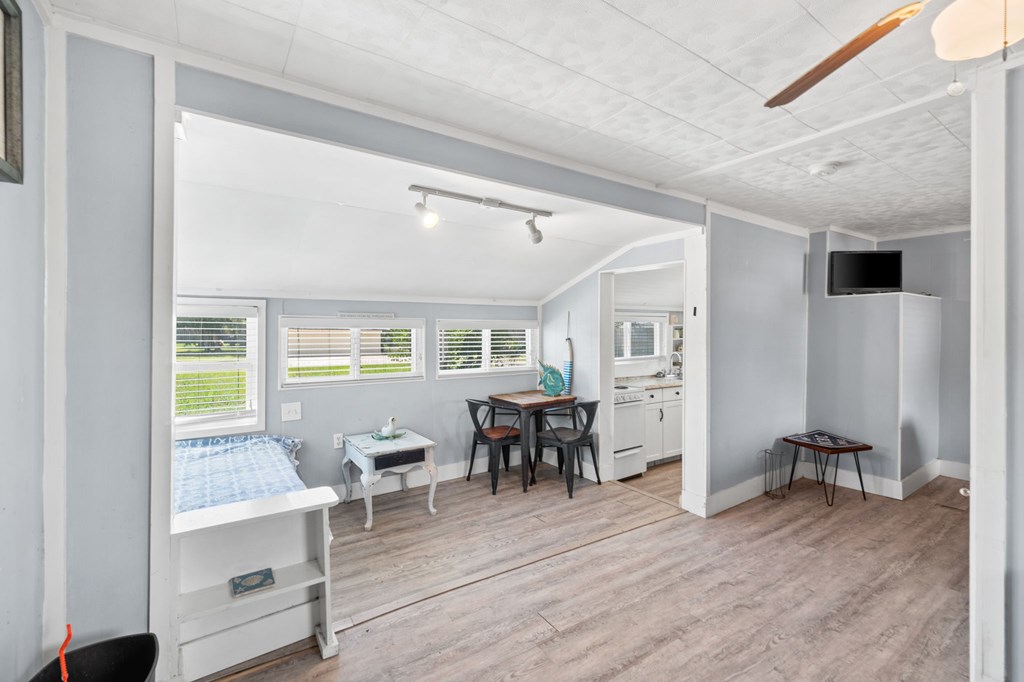 525 8th St, Port St. Joe 32456