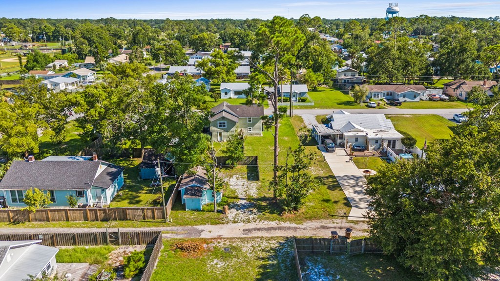 525 8th St, Port St. Joe 32456