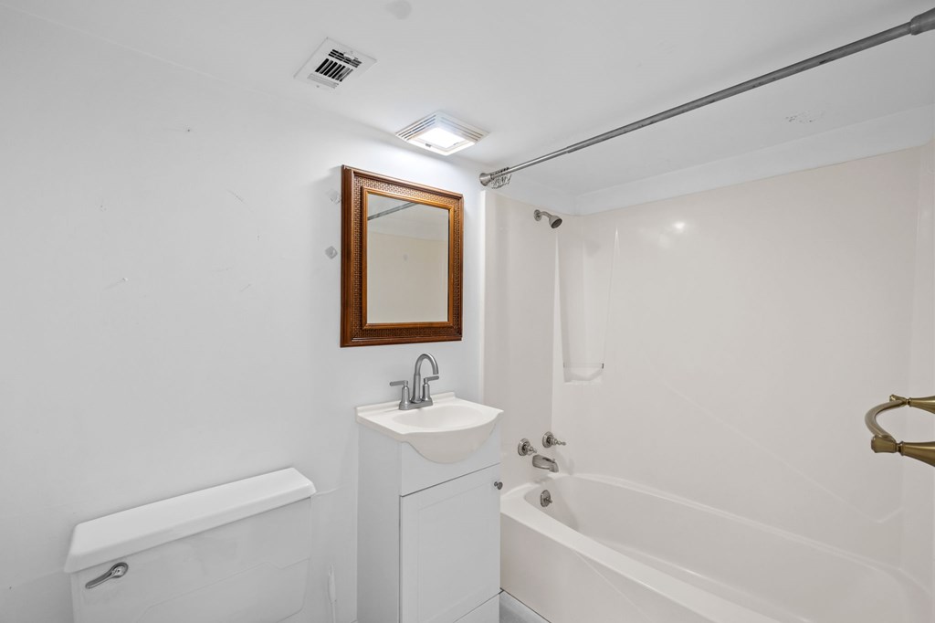 525 8th St, Port St. Joe 32456