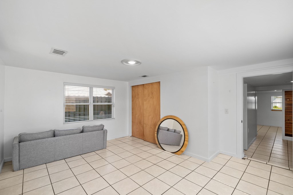 525 8th St, Port St. Joe 32456