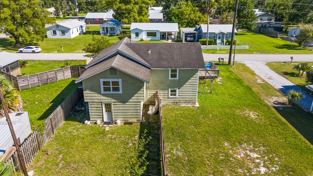 525 8th St, Port St. Joe 32456