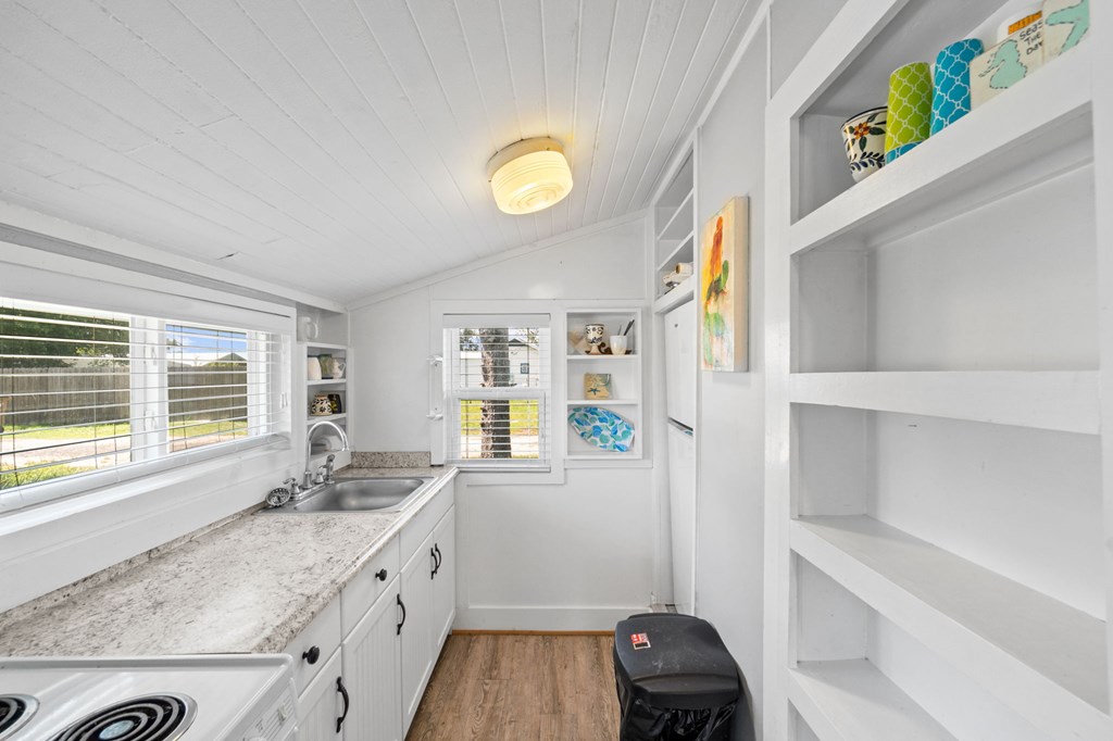 525 8th St, Port St. Joe 32456