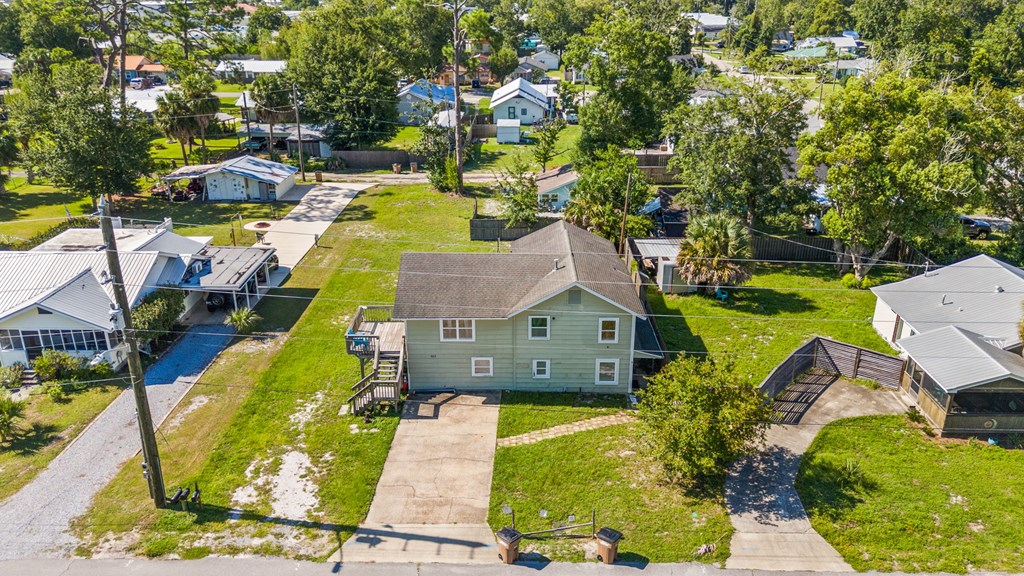 525 8th St, Port St. Joe 32456