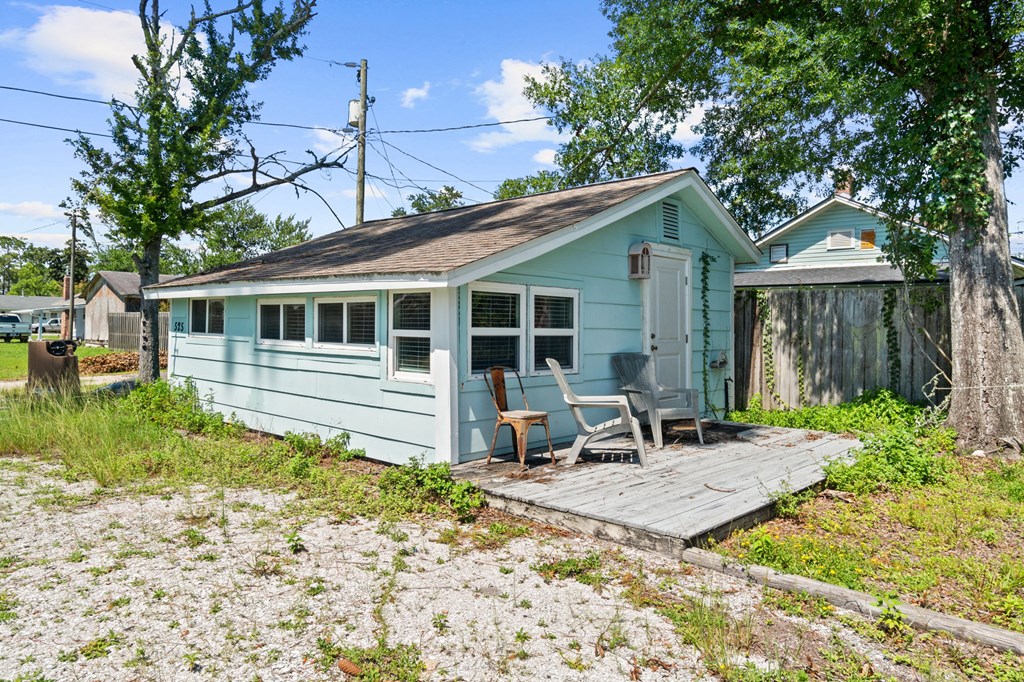 525 8th St, Port St. Joe 32456