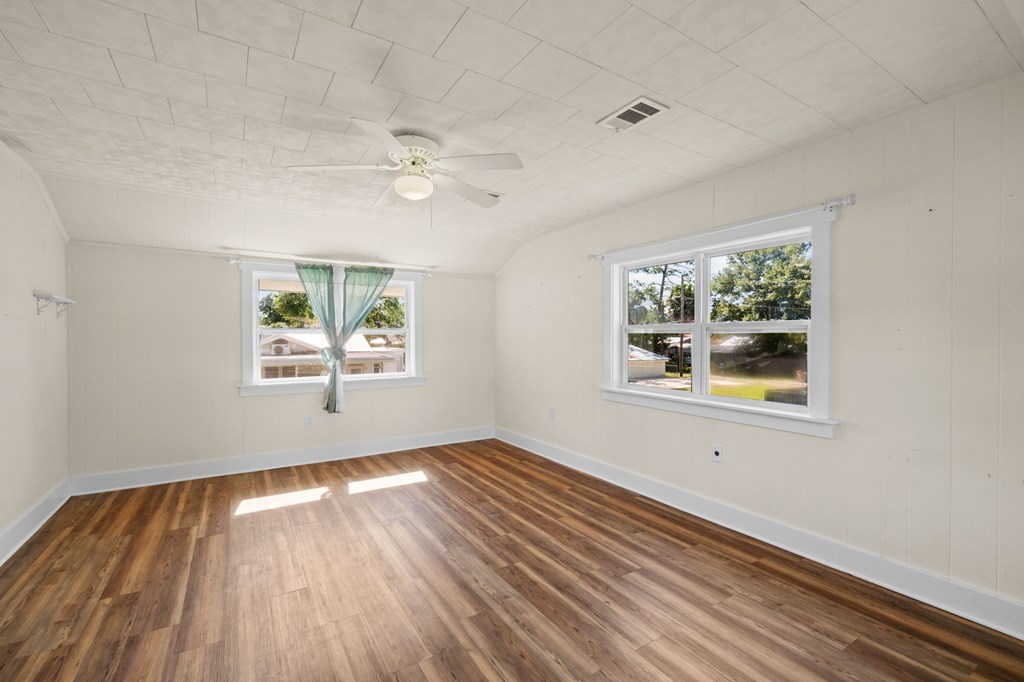 525 8th St, Port St. Joe 32456