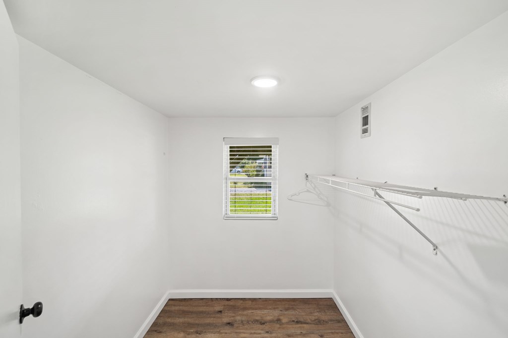 525 8th St, Port St. Joe 32456