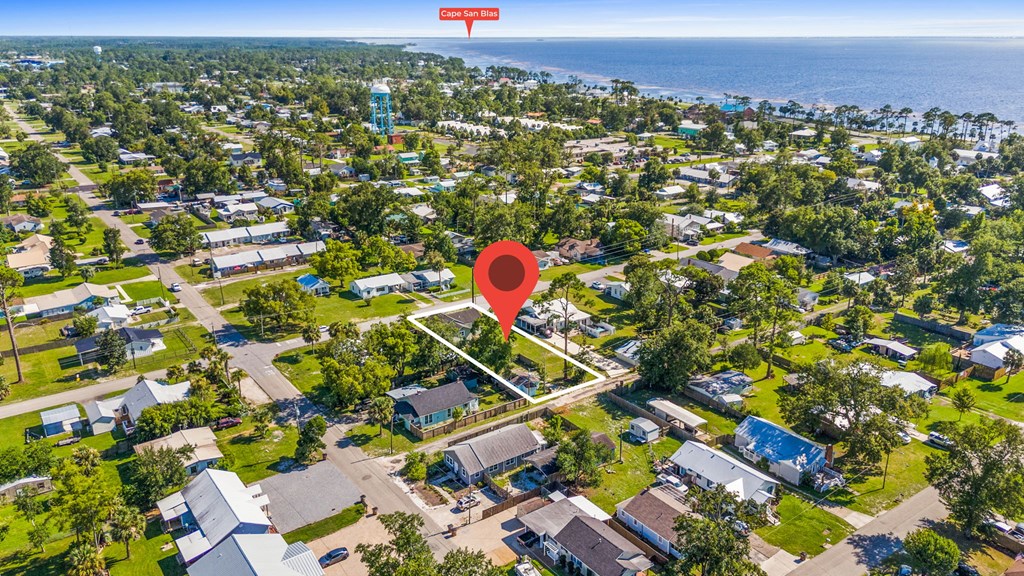 525 8th St, Port St. Joe 32456