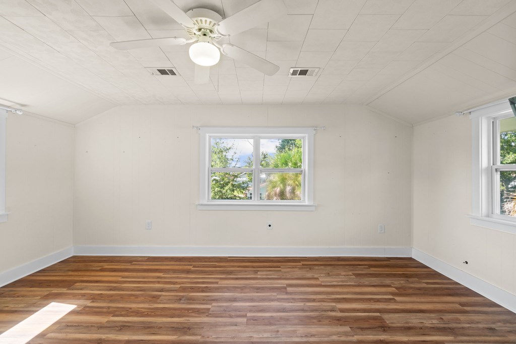 525 8th St, Port St. Joe 32456